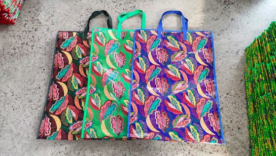 Προσαρμοσμένη τσάντα αγορών από υφασμένο PP με φιλικό προς το περιβάλλον μελάνι χωρητικότητας 10kg